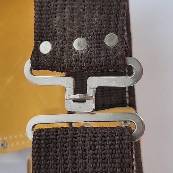 Custom Leathercraft Professional Tool Pouch, Genuine Leather, Made in America - Picture 9 of 9